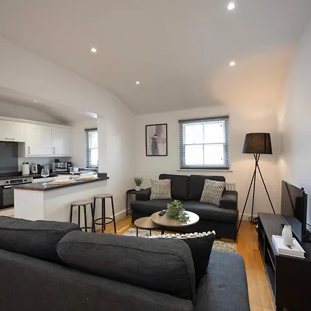 3-Bedroom Charming Central House Canterbury Exterior photo
