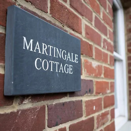3-Bedroom Charming Central House Canterbury Exterior photo