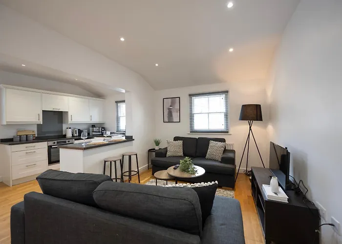 3-Bedroom Charming Central House